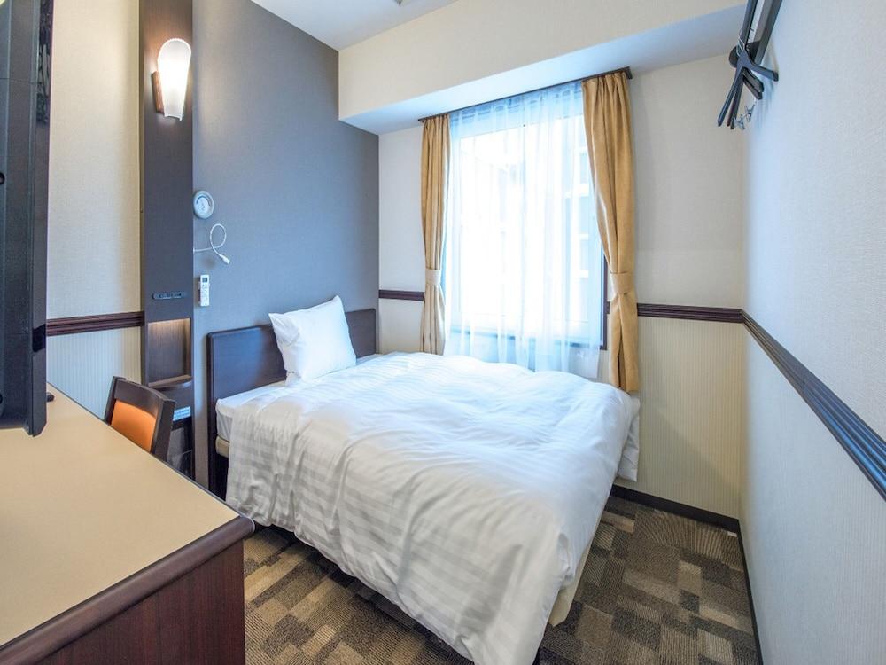 Toyoko Inn Yokohama Kannai מראה חיצוני תמונה