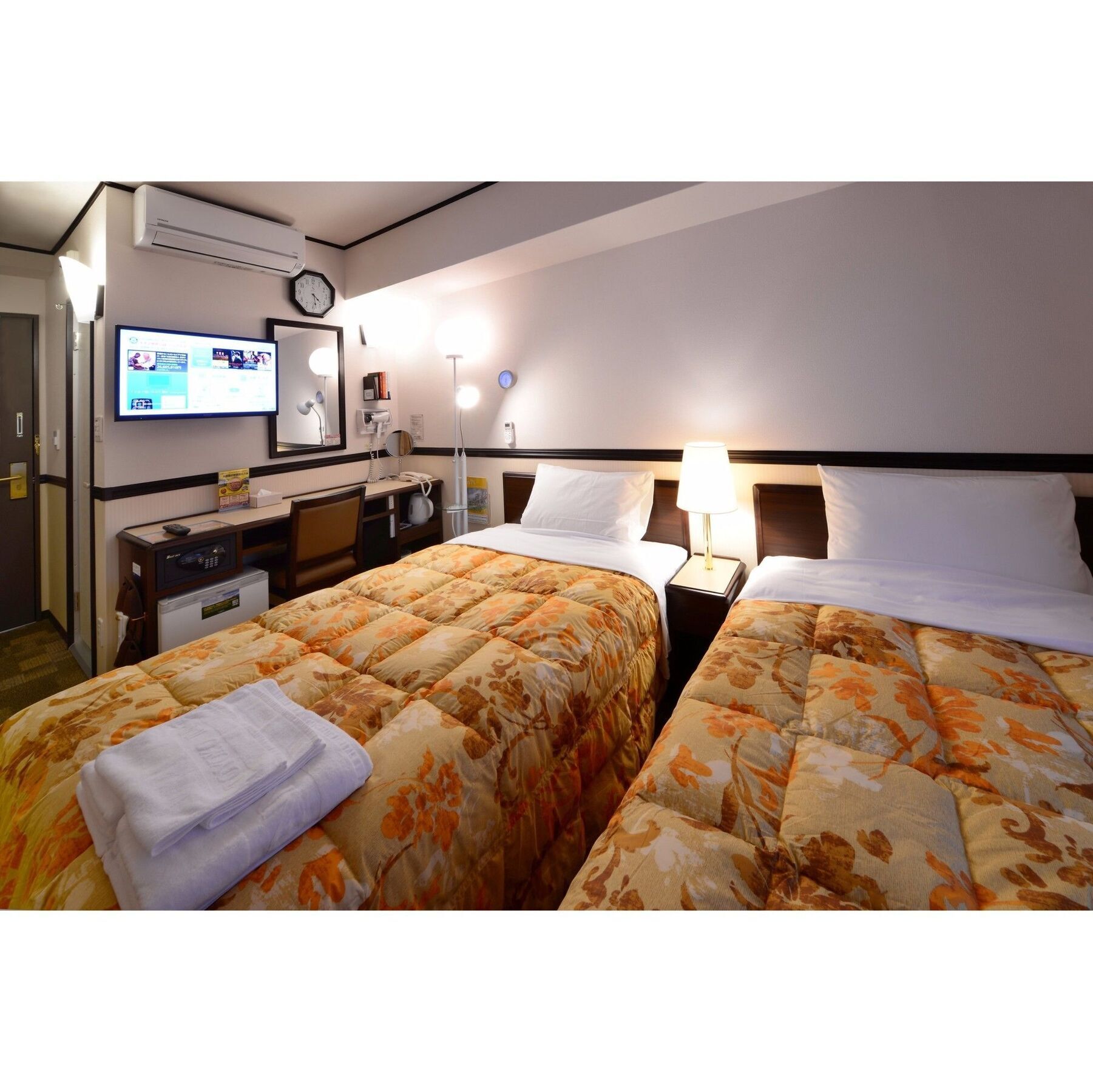 Toyoko Inn Yokohama Kannai מראה חיצוני תמונה